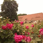 Bauernhof Country Estate Studniska