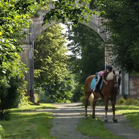 Κατάλυμα σε φάρμα Country Estate Studniska